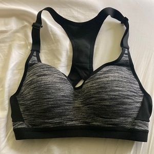 Victoria sport sports bra